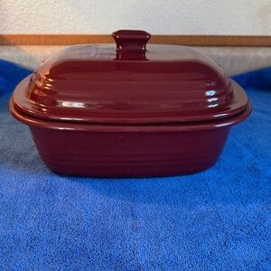 THE PAMPERED CHEF 3 QT CRANBERRY DEEP COVERED BAKER AND LID